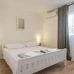 Nia - Dream Vacation In Biograd 比奥格勒·纳·莫鲁