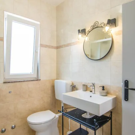 Nia - Dream Vacation In Biograd *