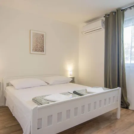 Nia - Dream Vacation In Biograd Biograd Na Moru