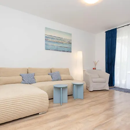 Nia - Dream Vacation In Biograd Apartamento