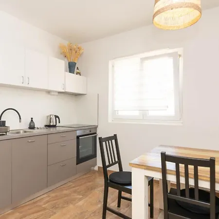 Nia - Dream Vacation In Biograd Apartamento